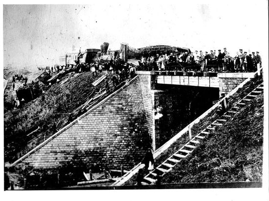 Алатырь. Крушение на Синдячкином железнодорожном мосту. Фото нач. XX века.