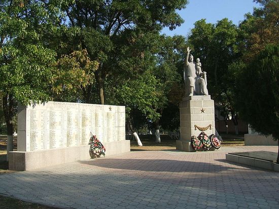 Мемориал погибшим во время ВОВ