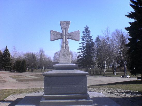 При закладке Ставропольской крепости казаками Хоперского полка был найден каменный крест