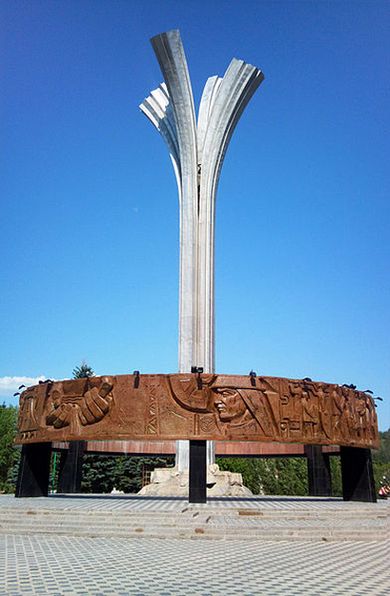 Монумент первооткрывателям нефти Татарии