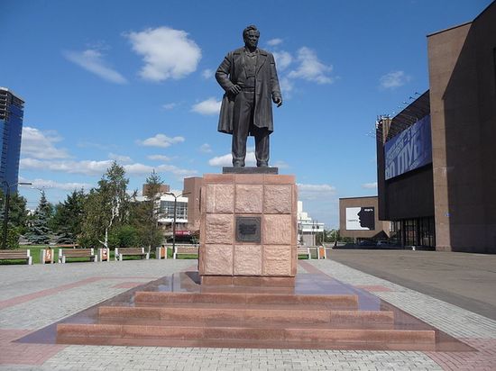 Памятник В. П. Астафьеву — Скульптор Игорь Линевич-Яворский