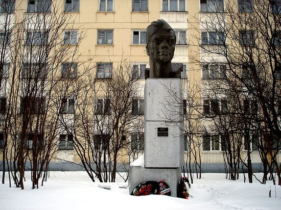 Памятник М. В. Бабикову