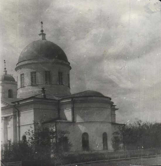 Николаевская церковь Мариинской колонии питомцев. Действовала с момента постройки с 1835 г до примерно 1937 – 38 г, когда была разрушена.
