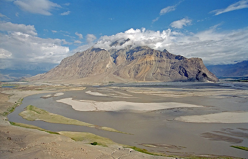 Река Инд около Скарду, Пакистан