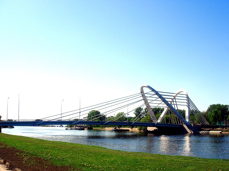 Лазаревский мост через Малую Невку